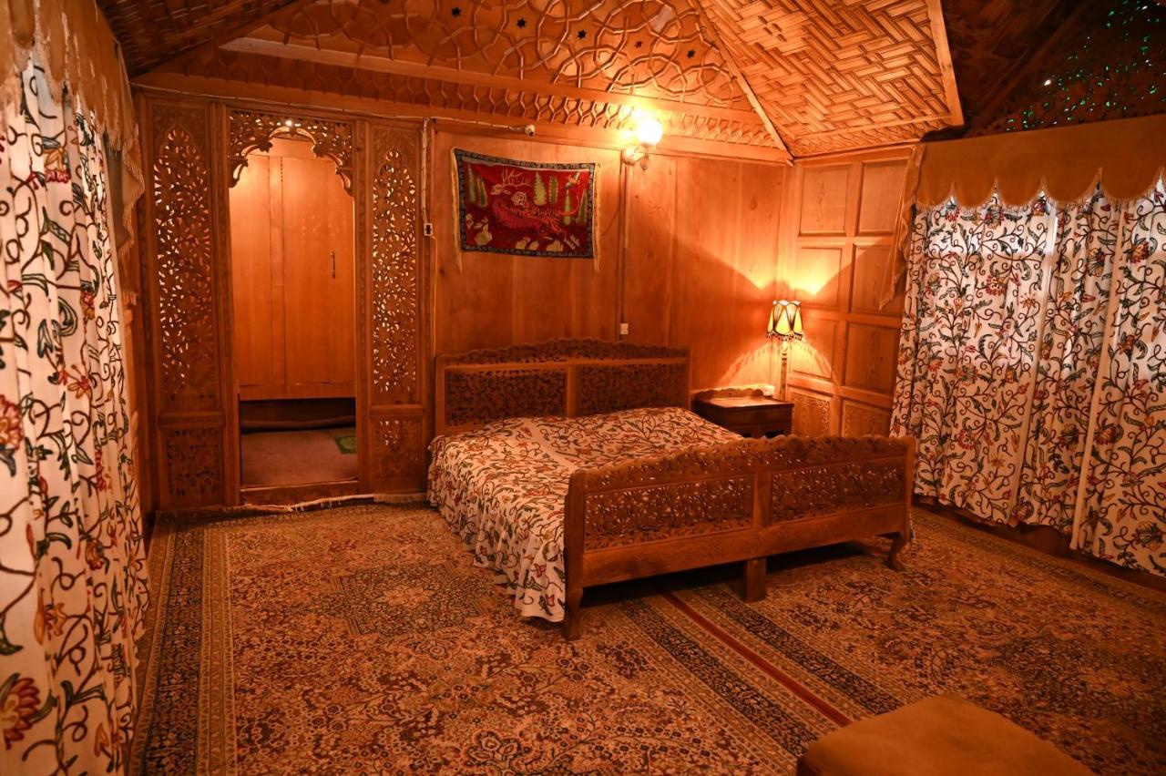 מלון Srīnagar Kings Houseboats מראה חיצוני תמונה