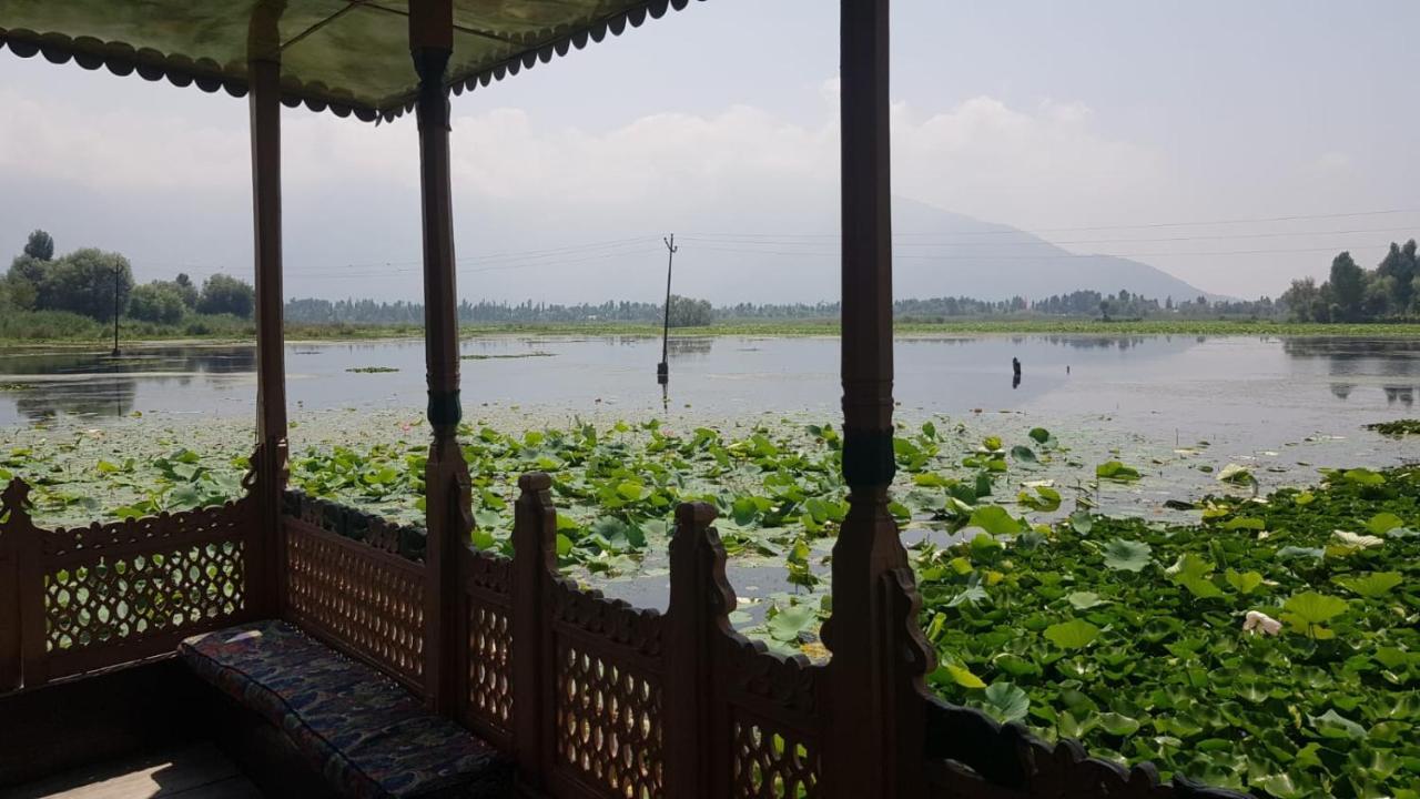 מלון Srīnagar Kings Houseboats מראה חיצוני תמונה