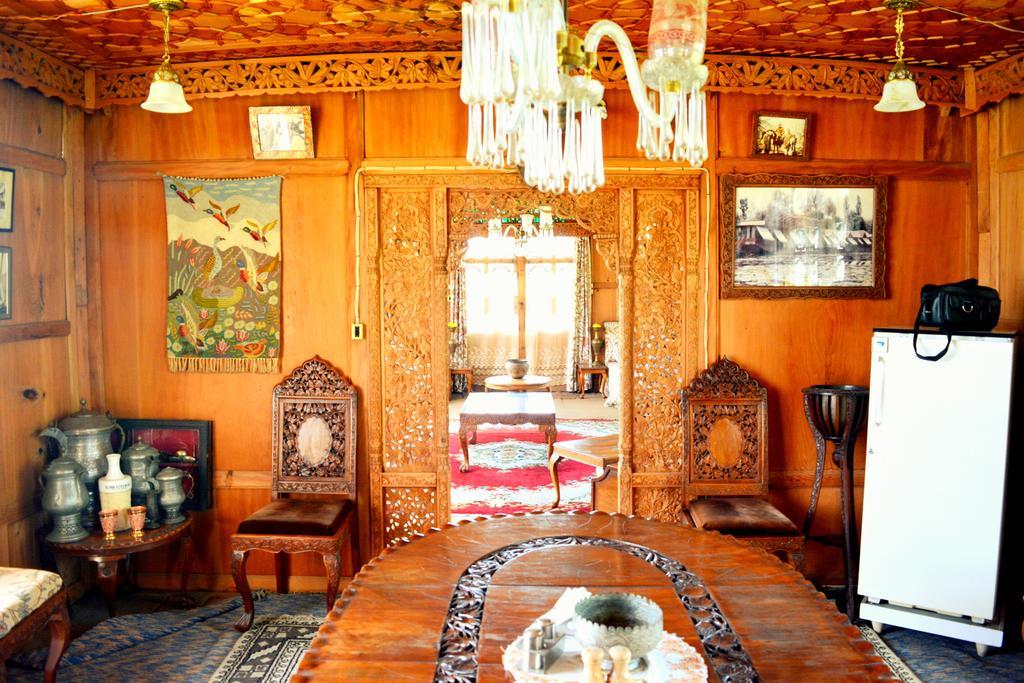 מלון Srīnagar Kings Houseboats מראה חיצוני תמונה