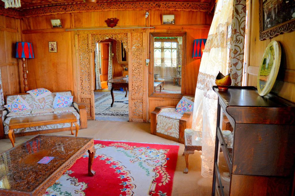 מלון Srīnagar Kings Houseboats מראה חיצוני תמונה