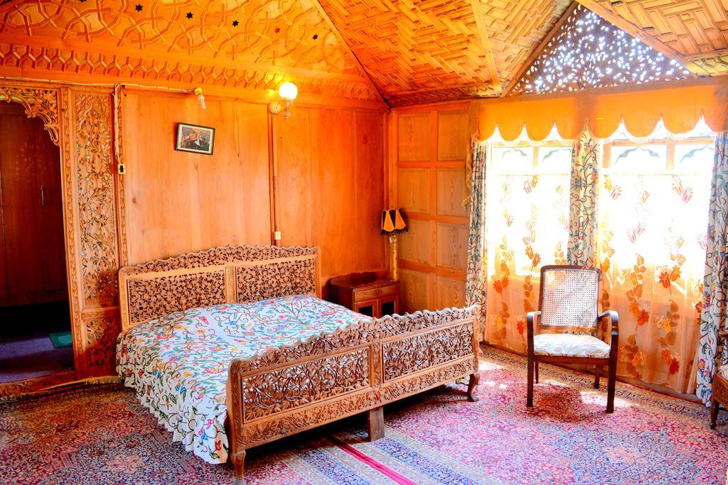מלון Srīnagar Kings Houseboats מראה חיצוני תמונה